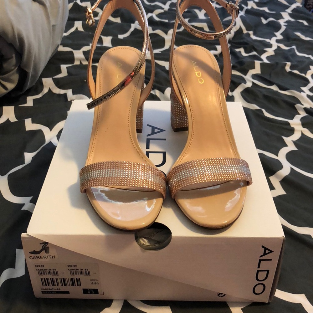 Super cute ALDO chunky heals